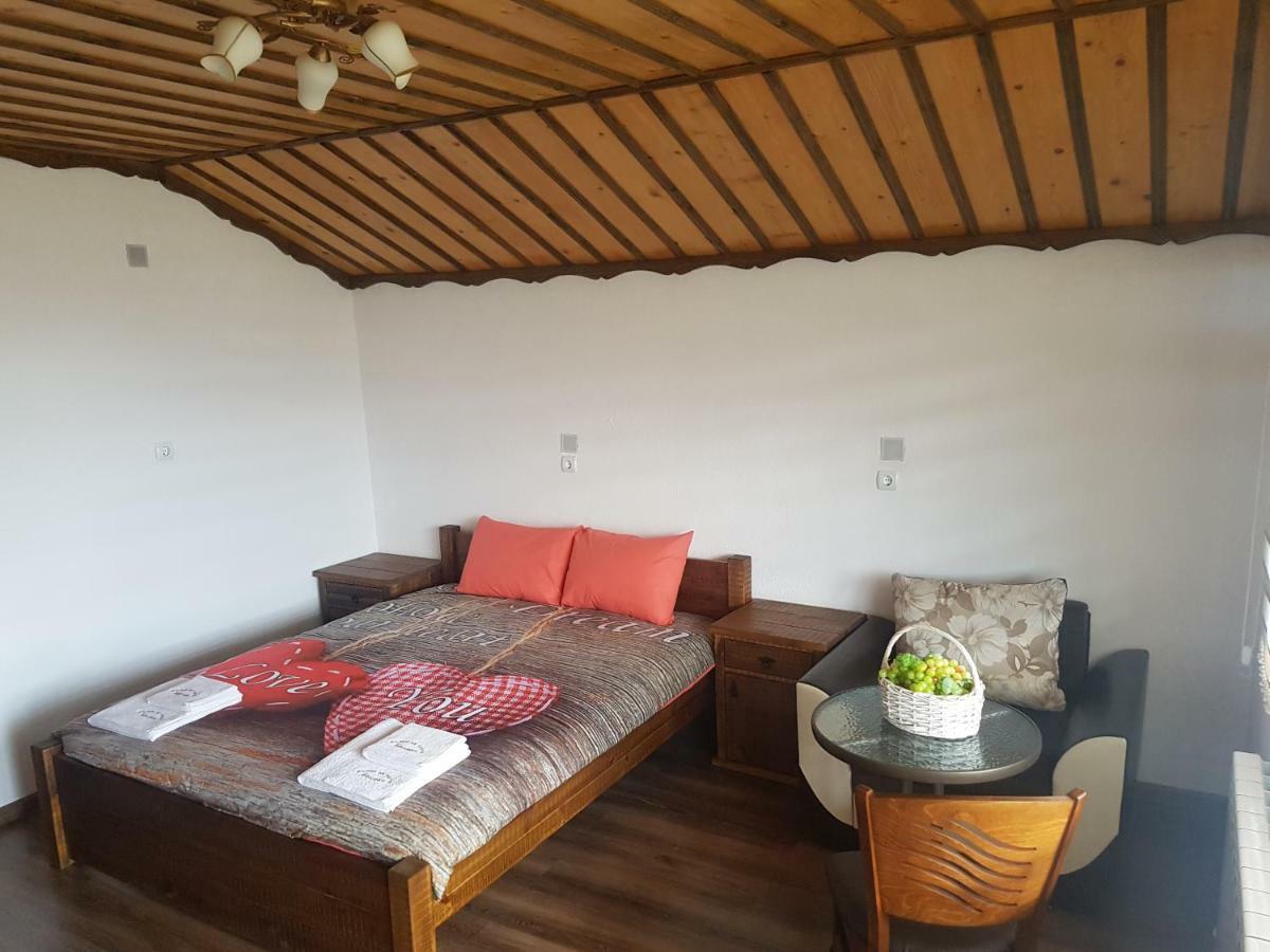 Къщи За Гости Башеви Sarnitsa Ngoại thất bức ảnh
